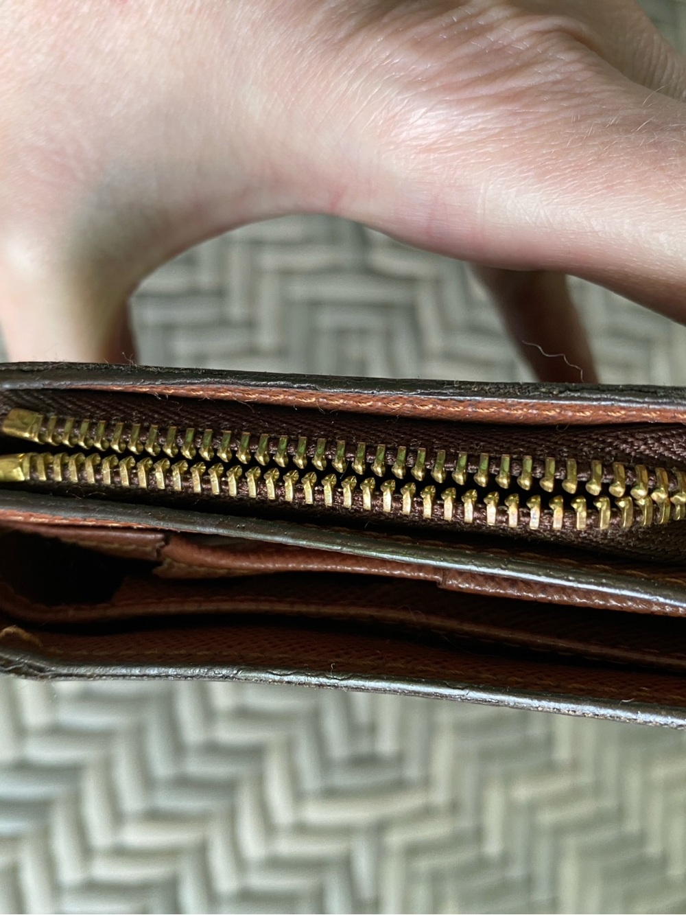 Vintage 2007 Louis Vuitton Compact  Brown Monogram Snap Bifold Wallet - Picture 4 of 16